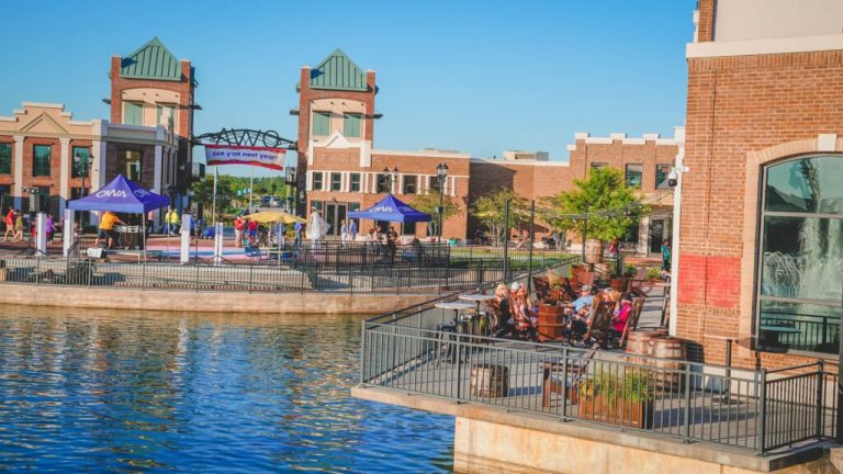 Enjoy an exciting day of art + music at OWA’s Arts & Crafts Festival—Jan. 29 Enjoy an exciting day of art + music at OWA’s Arts & Crafts Festival—Jan. 29