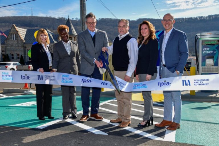 2 new electric vehicle fast-charging stations unveiled in Fort Payne—learn more 2 new electric vehicle fast-charging stations unveiled in Fort Payne—learn more