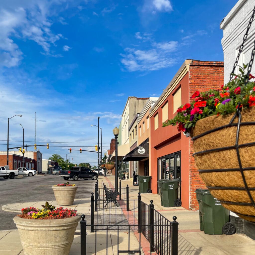 Cheers! Peach Entertainment District in Clanton is officially open—find out which businesses are included Cheers! Peach Entertainment District in Clanton is officially open—find out which businesses are included