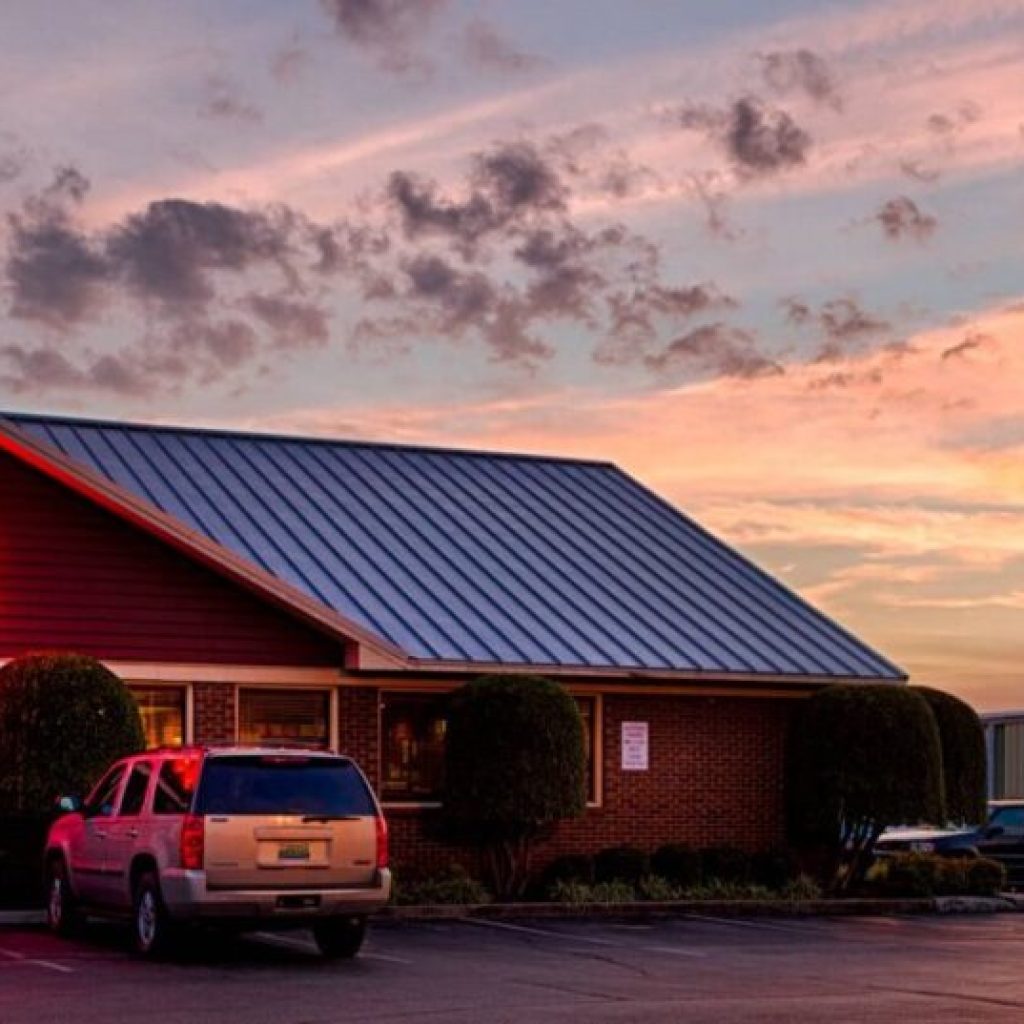 Big Bob Gibson named state’s best barbecue joint by Southern Living Big Bob Gibson named state’s best barbecue joint by Southern Living