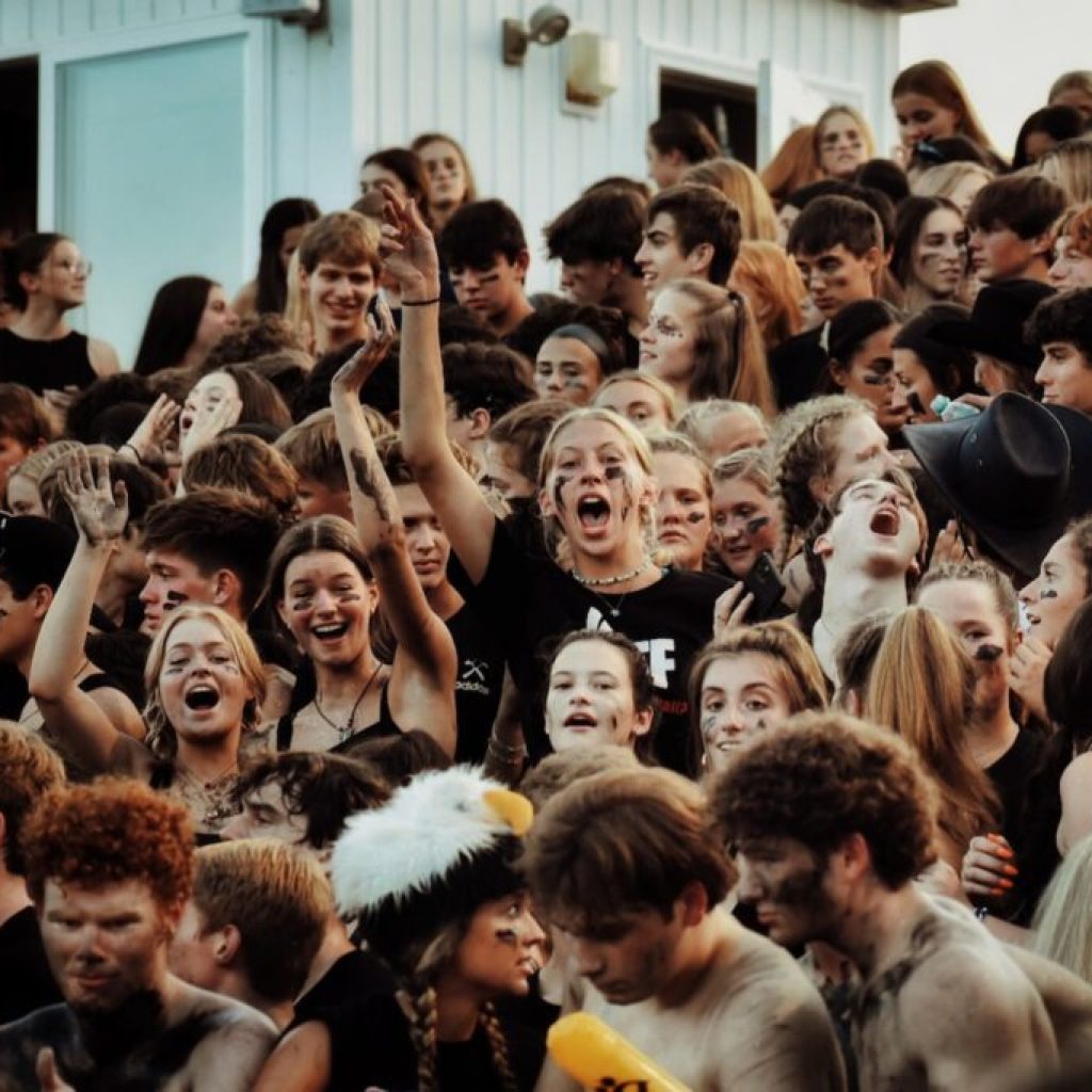 DEADLINE EXTENDED: Win 00 for your high school—enter the inaugural AHSAA Fan Challenge DEADLINE EXTENDED: Win 00 for your high school—enter the inaugural AHSAA Fan Challenge