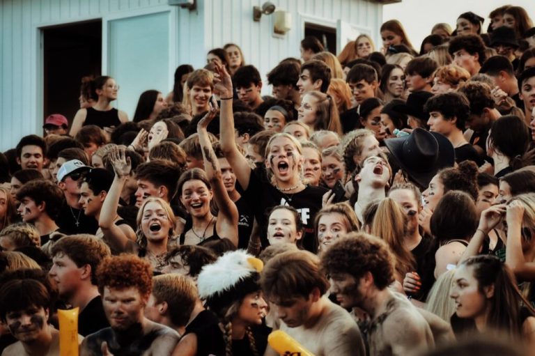 DEADLINE APPROACHING: Win 00 for your high school—enter the inaugural AHSAA Fan Challenge DEADLINE APPROACHING: Win 00 for your high school—enter the inaugural AHSAA Fan Challenge