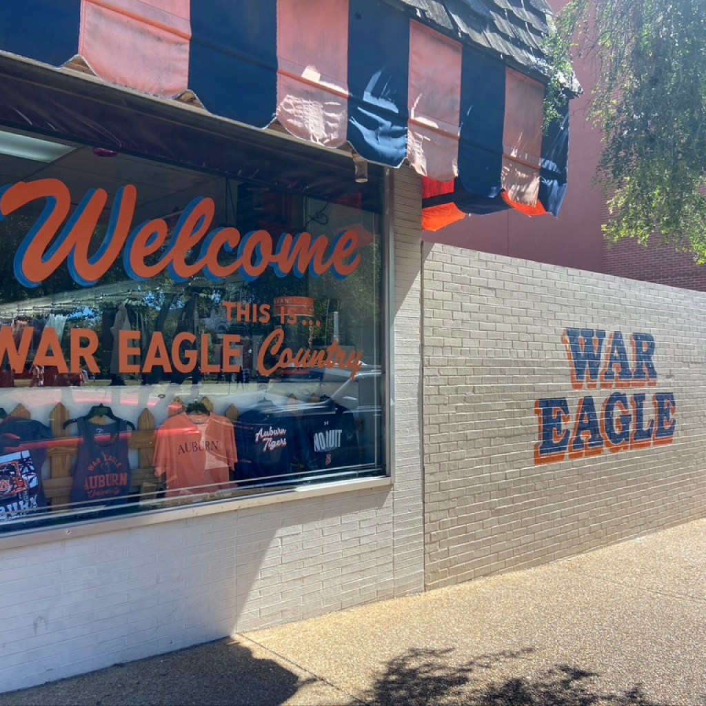 Auburn is ready for the Iron Bowl: fundraising, watch parties + more Auburn is ready for the Iron Bowl: fundraising, watch parties + more