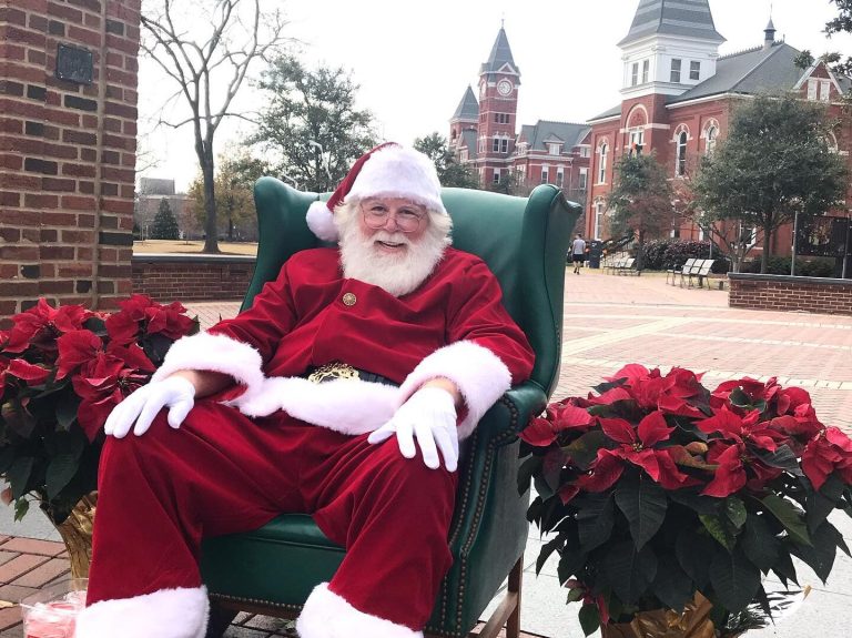 Santa Claus is coming to Auburn—here are 4 upcoming holiday events Santa Claus is coming to Auburn—here are 4 upcoming holiday events