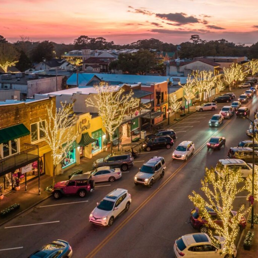 Reality mini-series “Love in Fairhope” returns for more filming Reality mini-series “Love in Fairhope” returns for more filming