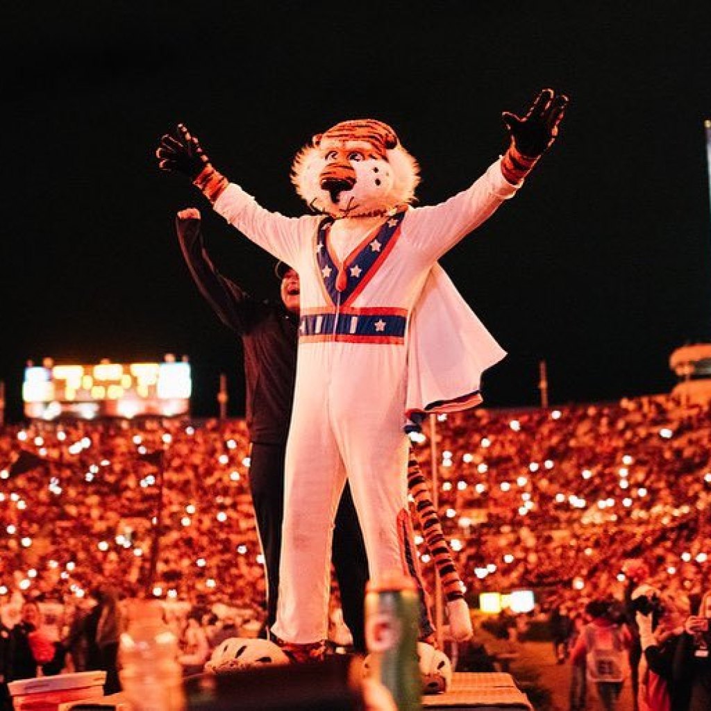 NEW: Aubie wins UCA National Mascot Championship NEW: Aubie wins UCA National Mascot Championship