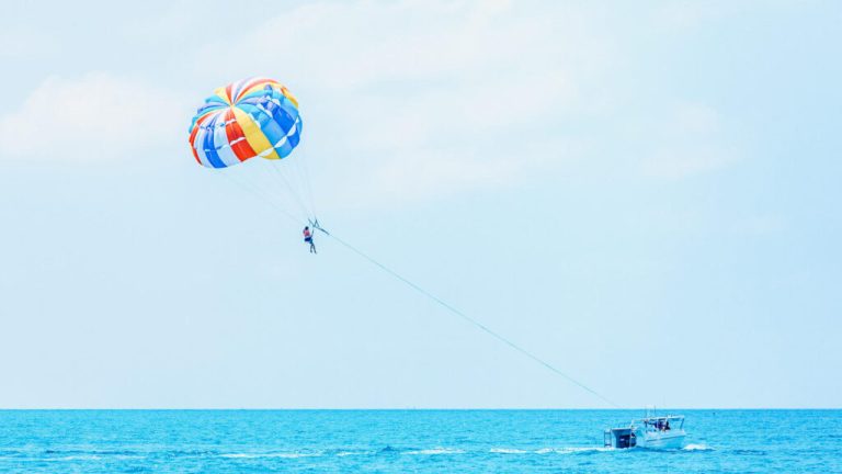 This Alabama city is home to one of the best parasailing destinations in the country This Alabama city is home to one of the best parasailing destinations in the country