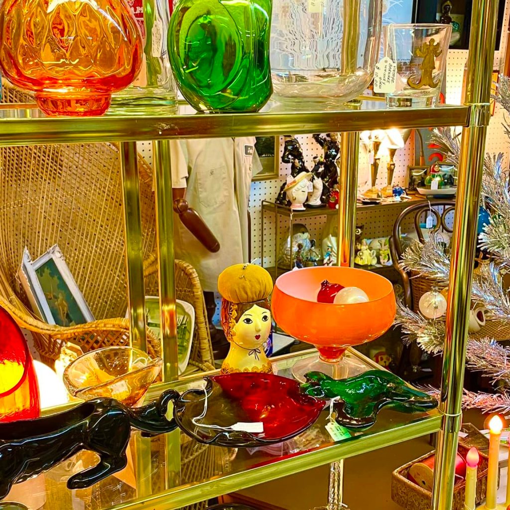 Check out the 109 antique shops on the Alabama Antiques Trail Check out the 109 antique shops on the Alabama Antiques Trail