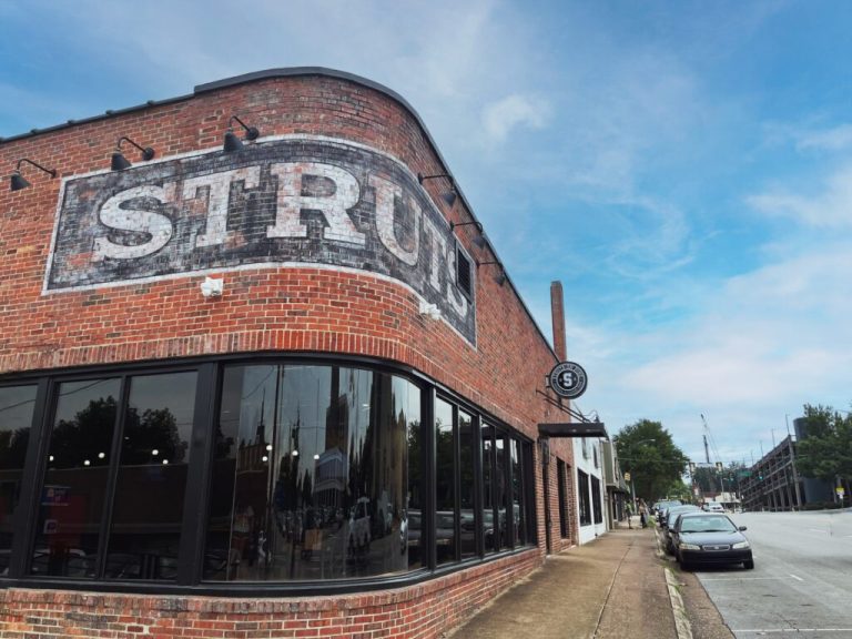 NEW OPENING: Florence welcomes Struts on Pine NEW OPENING: Florence welcomes Struts on Pine