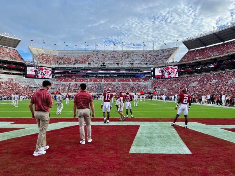 Betting with barbecue—two mayors wagering on Texas at Alabama game Betting with barbecue—two mayors wagering on Texas at Alabama game