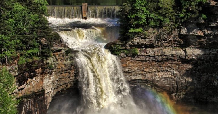 This Alabama State Park named one of the best places to visit in the South this Fall by World Atlas This Alabama State Park named one of the best places to visit in the South this Fall by World Atlas