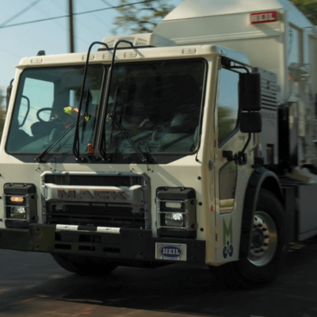 Mobile’s new electric garbage truck gets a “Cars”-inspired name Mobile’s new electric garbage truck gets a “Cars”-inspired name