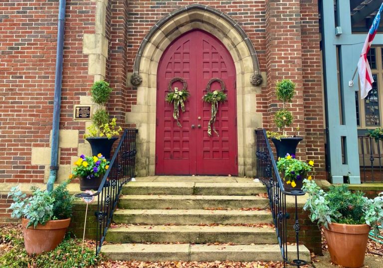 4 Auburn churches that will have beautiful Christmas Eve services 4 Auburn churches that will have beautiful Christmas Eve services