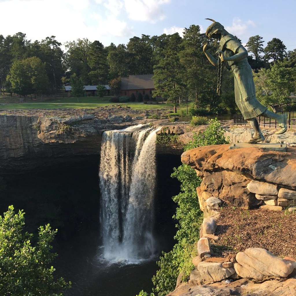 NEW: Noccalula Falls to undergo M makeover NEW: Noccalula Falls to undergo M makeover