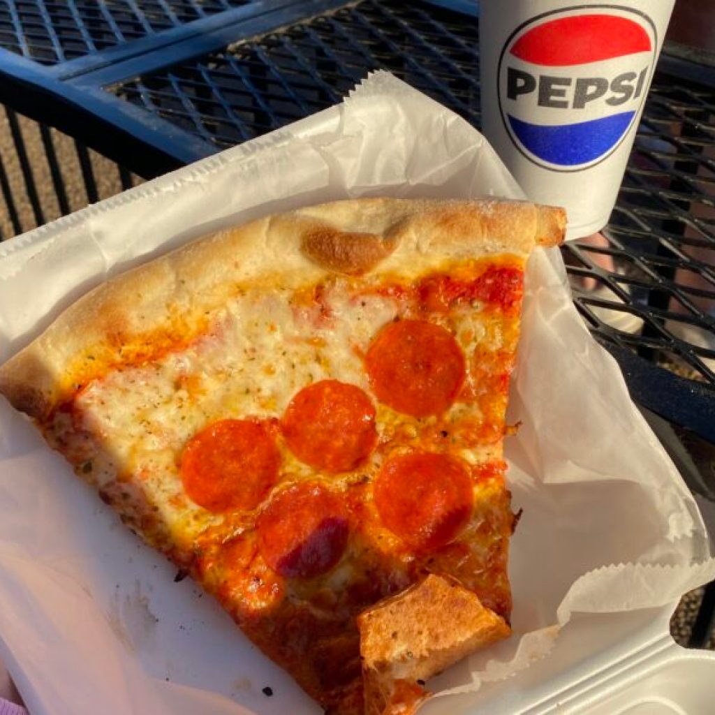 4 pizza spots around Auburn you need to visit 4 pizza spots around Auburn you need to visit