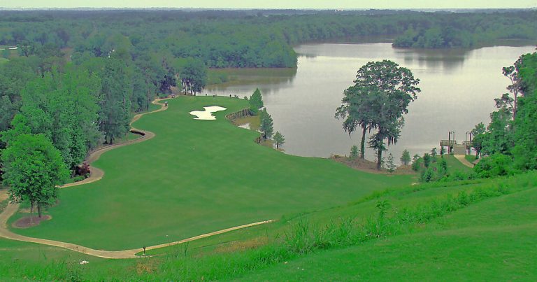 Tee off at one of the 15 best golf courses in Alabama according to Golf Digest Tee off at one of the 15 best golf courses in Alabama according to Golf Digest