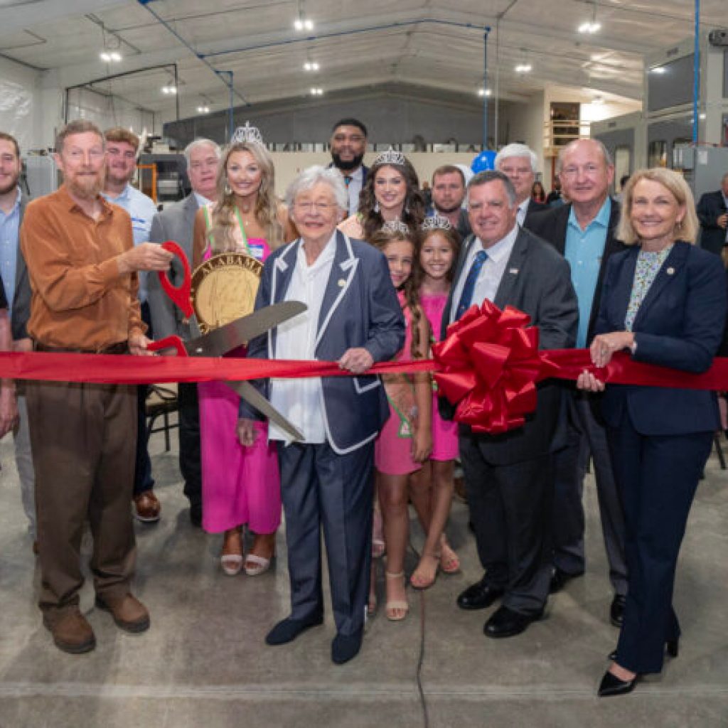 New M bottling plant opens at natural spring in Chilton County New M bottling plant opens at natural spring in Chilton County