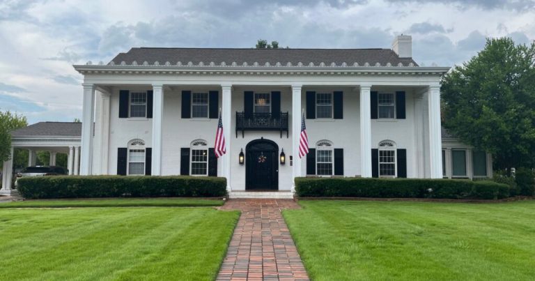 How you can stay in this restored 75-year-old mansion in Tuscaloosa How you can stay in this restored 75-year-old mansion in Tuscaloosa