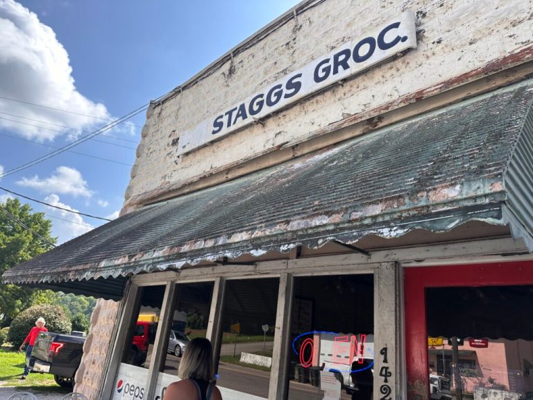 Staggs Grocery, a Florence favorite since 1937 Staggs Grocery, a Florence favorite since 1937