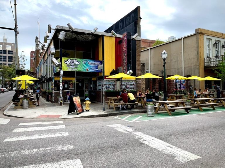 You’ll love these 6 Alabama restaurants for a late-night bite You’ll love these 6 Alabama restaurants for a late-night bite