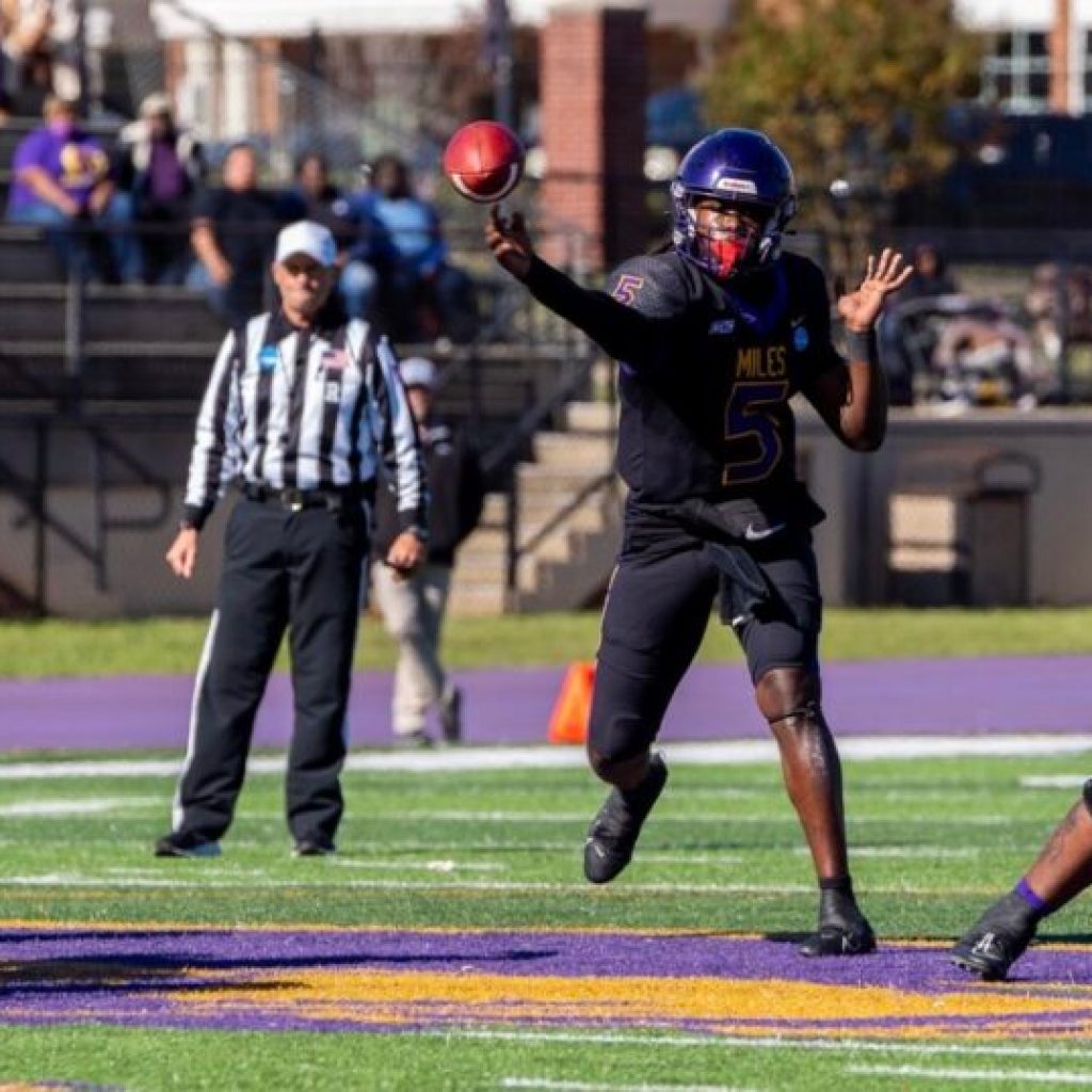 Iron Bowl, Turkey Day Classic + DII playoff game highlight busy Week 14 for in-state teams Iron Bowl, Turkey Day Classic + DII playoff game highlight busy Week 14 for in-state teams