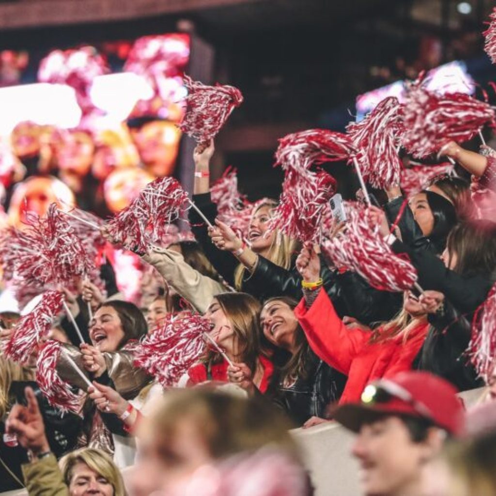 Alabama takes final at-large bid in penultimate College Football Playoff bracket Alabama takes final at-large bid in penultimate College Football Playoff bracket
