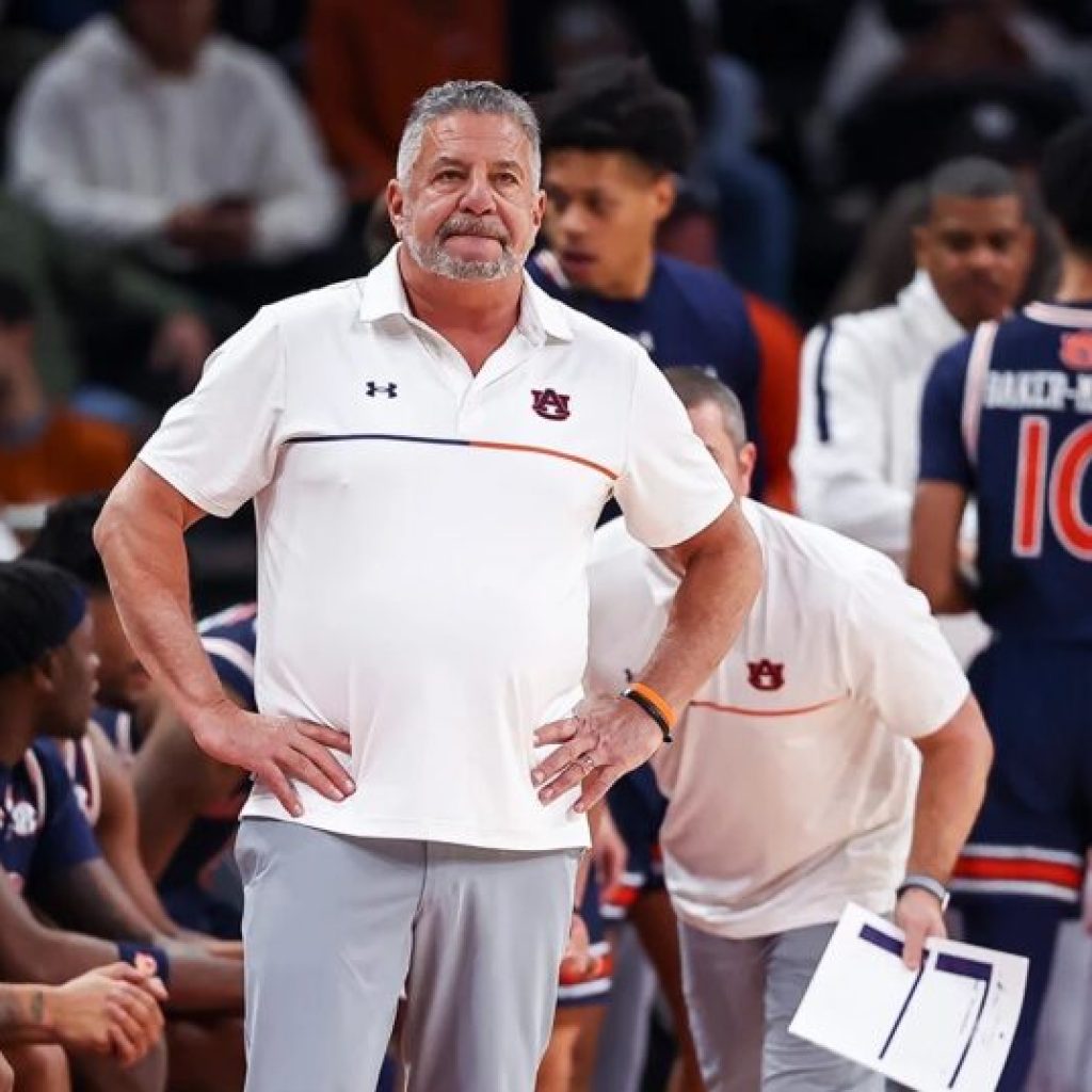 Bruce Pearl becomes winningest men’s basketball coach in Auburn history Bruce Pearl becomes winningest men’s basketball coach in Auburn history