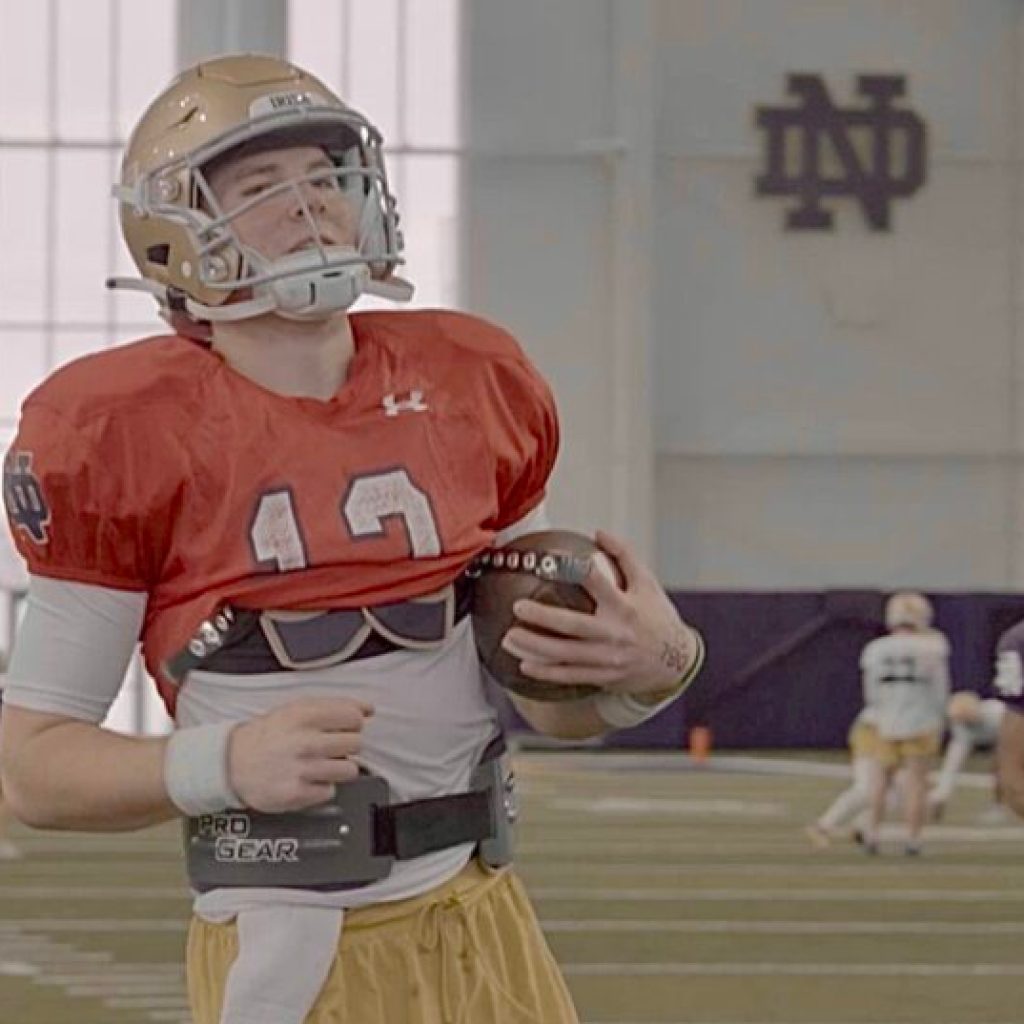 ‘You suck’: The family text that led former Fairhope star Riley Leonard to the College Football Playoff semifinals ‘You suck’: The family text that led former Fairhope star Riley Leonard to the College Football Playoff semifinals