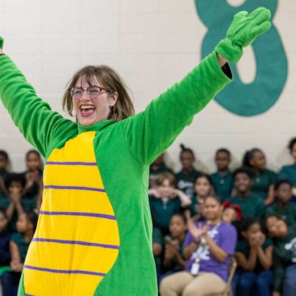 Mobile teacher wins k national award known as the “Oscars for teachers” Mobile teacher wins k national award known as the “Oscars for teachers”