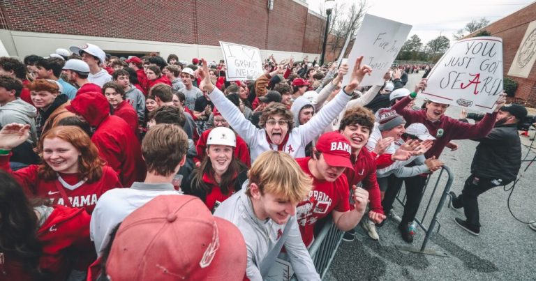 Students, fans camp outside Coleman Coliseum ahead of Alabama-Auburn showdown Students, fans camp outside Coleman Coliseum ahead of Alabama-Auburn showdown