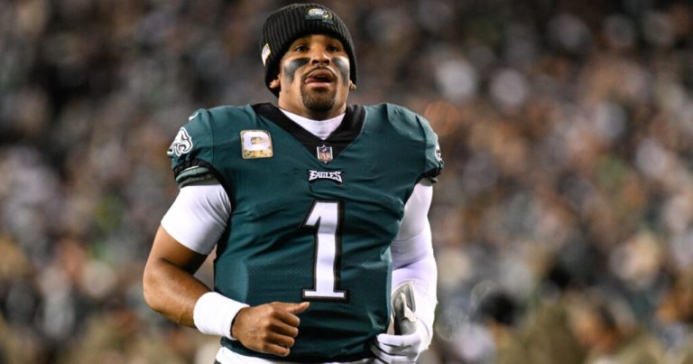 Jalen Hurts named MVP + DeVonta Smith makes Alabama history as Eagles win in Super Bowl LIX Jalen Hurts named MVP + DeVonta Smith makes Alabama history as Eagles win in Super Bowl LIX