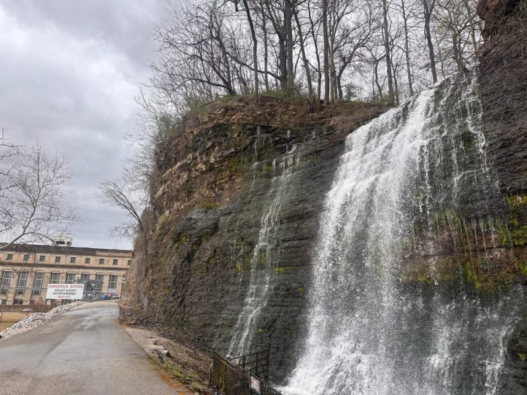 How much do you know about the Wilson Dam Waterfall in Muscle Shoals? How much do you know about the Wilson Dam Waterfall in Muscle Shoals?