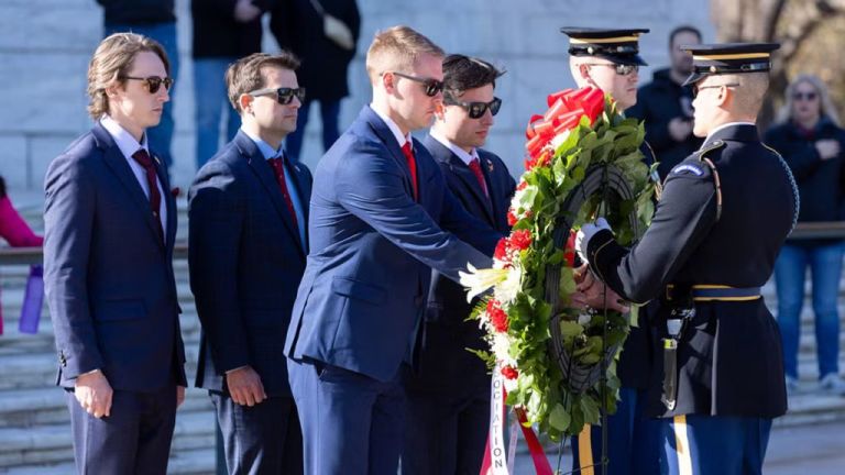 Alabama student veterans lay wreath at Tomb of Unknown Soldier in D.C. Alabama student veterans lay wreath at Tomb of Unknown Soldier in D.C.