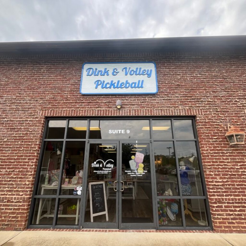 Dink & Volley Pickleball holds court in Auburn with the sport’s admirers Dink & Volley Pickleball holds court in Auburn with the sport’s admirers