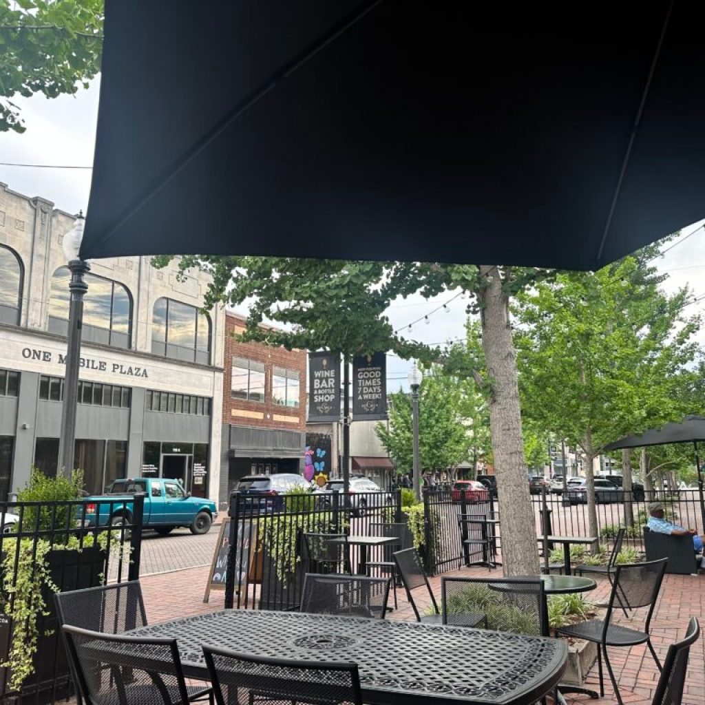 9 Alabama bars + restaurants with patios for your next night out 9 Alabama bars + restaurants with patios for your next night out