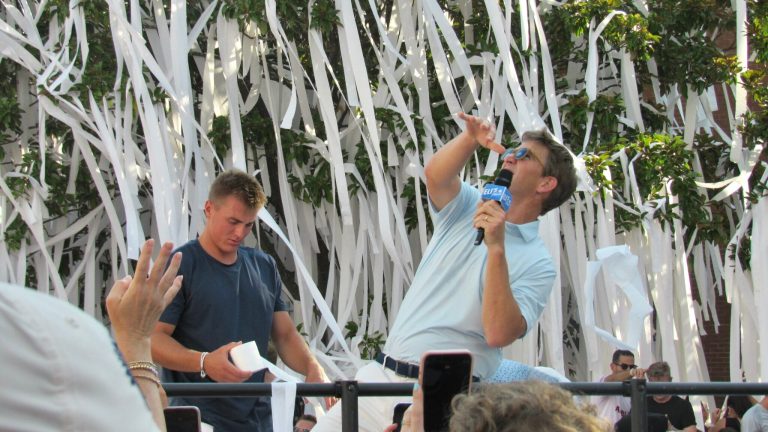 Eli Manning, Bo Nix lead world-record setting event at Toomer’s Corner Eli Manning, Bo Nix lead world-record setting event at Toomer’s Corner