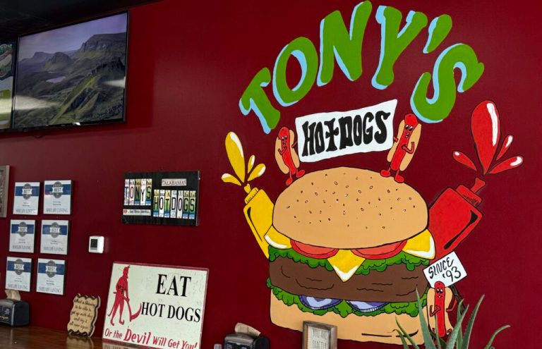 10 hole-in-the-wall restaurants to visit across Alabama 10 hole-in-the-wall restaurants to visit across Alabama
