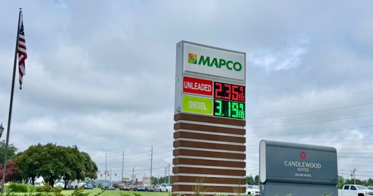 Alabama gas prices fall before 4th of July holiday Alabama gas prices fall before 4th of July holiday
