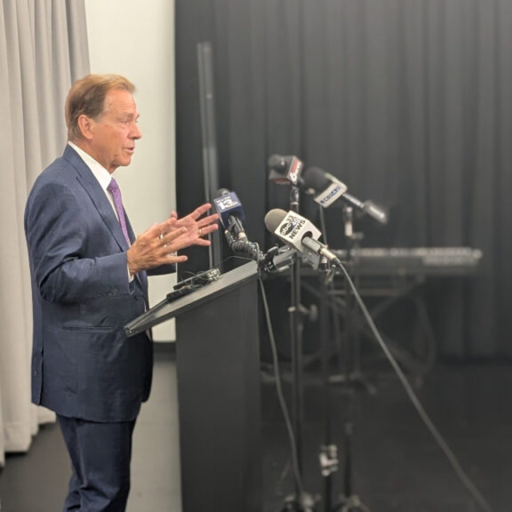 Nick Saban Legacy Awards honor coaches Pat Dye + David Cutcliffe Nick Saban Legacy Awards honor coaches Pat Dye + David Cutcliffe