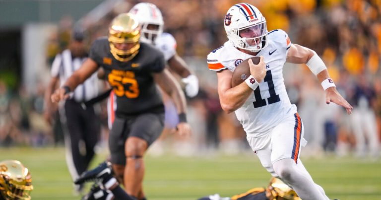 Auburn Football ranked in AP top 25 for first time in 4 years Auburn Football ranked in AP top 25 for first time in 4 years