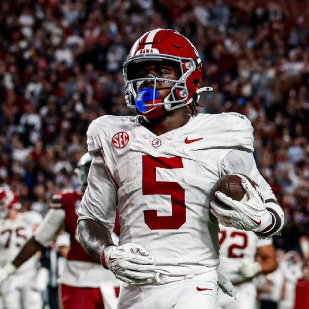 Crimson Tide stays at No. 4 in AP Poll—first playoff rankings up next Crimson Tide stays at No. 4 in AP Poll—first playoff rankings up next