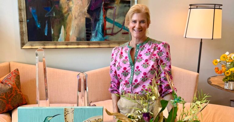 Alabama florist chosen to help decorate White House for Christmas Alabama florist chosen to help decorate White House for Christmas