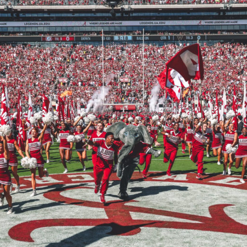 Alabama moves up two spots in AP Poll, set for another Top-20 matchup Alabama moves up two spots in AP Poll, set for another Top-20 matchup