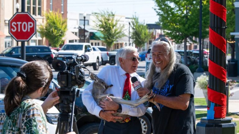 Kangaroo starring in new Christmas movie filmed in Alabama Kangaroo starring in new Christmas movie filmed in Alabama