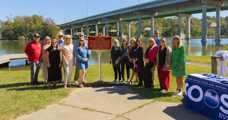 Popeye the Sailor Man writer + artist recognized with new sign on Coosa River Popeye the Sailor Man writer + artist recognized with new sign on Coosa River
