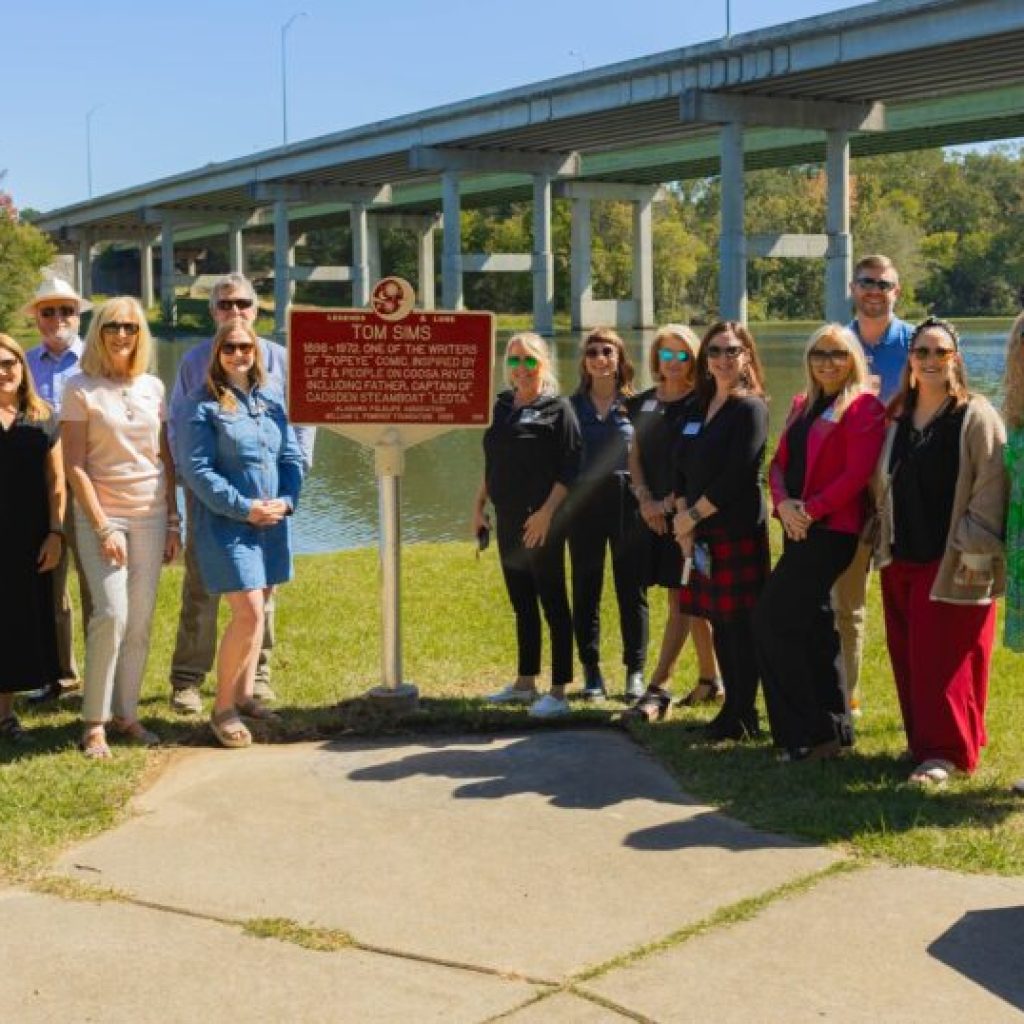 Popeye the Sailor Man writer + artist recognized with new sign on Coosa River Popeye the Sailor Man writer + artist recognized with new sign on Coosa River