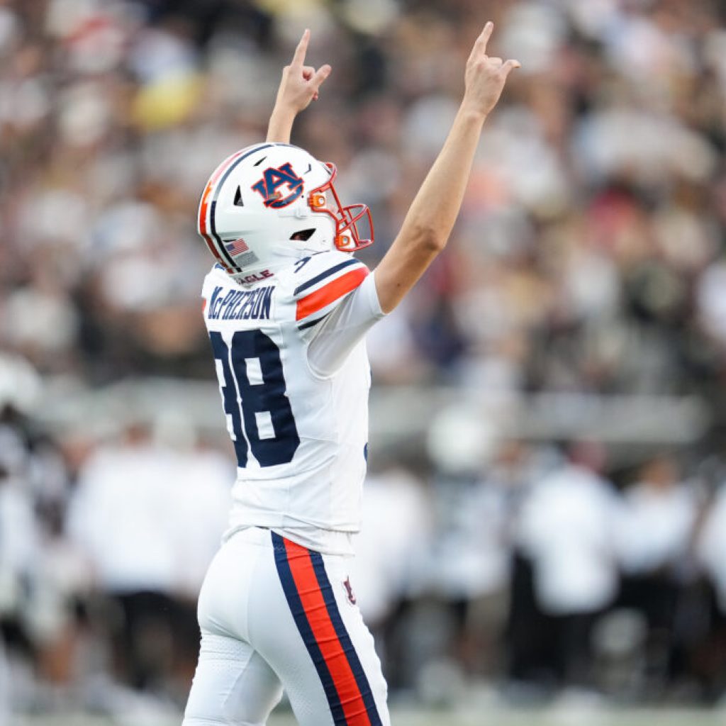 Auburn kicker Alex McPherson earns annual Pat Sullivan Impact Award Auburn kicker Alex McPherson earns annual Pat Sullivan Impact Award