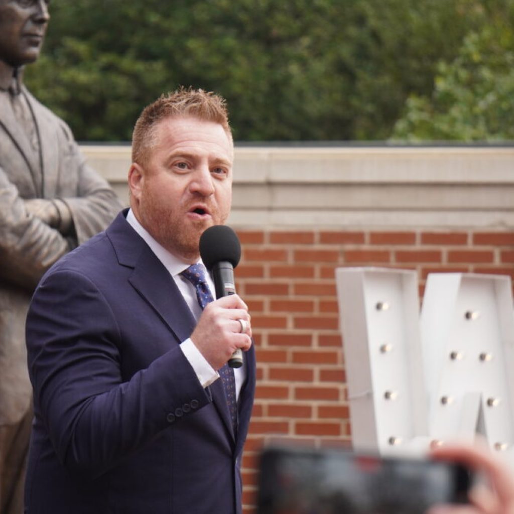 Former USF quarterback Byrum Brown follows coach to Auburn Former USF quarterback Byrum Brown follows coach to Auburn