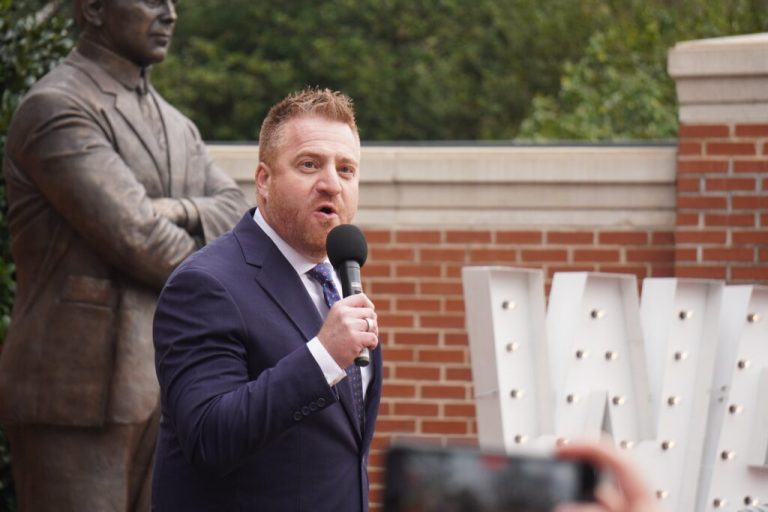 Former USF quarterback Byrum Brown follows coach to Auburn Former USF quarterback Byrum Brown follows coach to Auburn