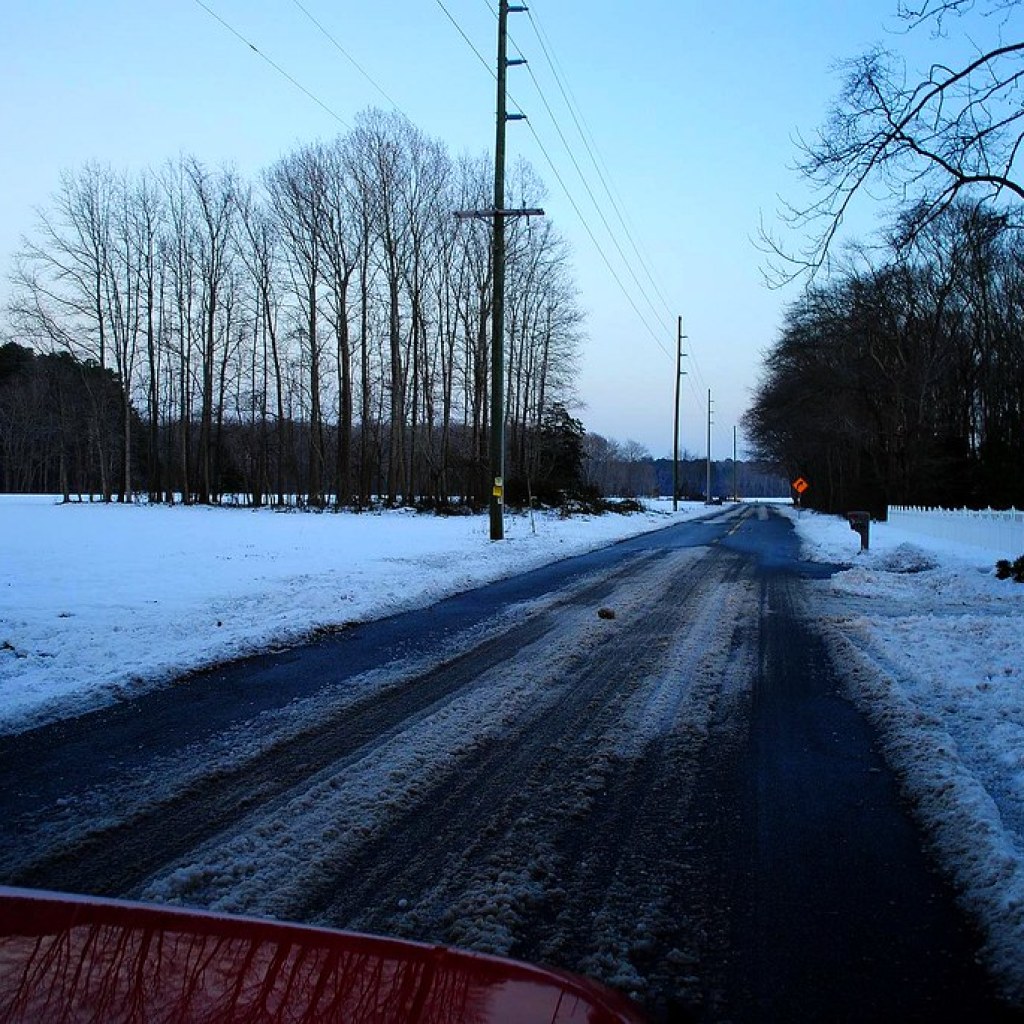 ALDOT issues black ice warning: See tips for traveling in winter weather ALDOT issues black ice warning: See tips for traveling in winter weather